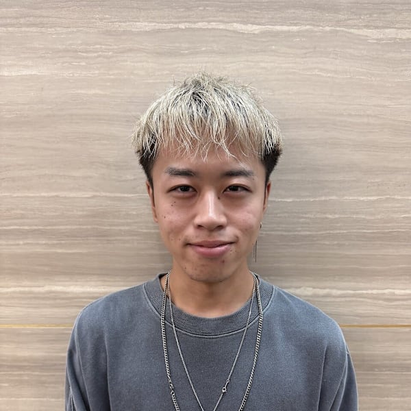Lovis clover【ラビス クローバー】のスタッフ紹介。りんと