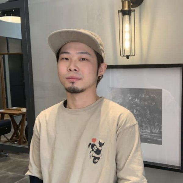 AUBE HAIR noa 熊谷店 【オーブ ヘアー ノア】【オーブ ヘアー ノア クマガヤテン】のスタッフ紹介。尾原 英夫