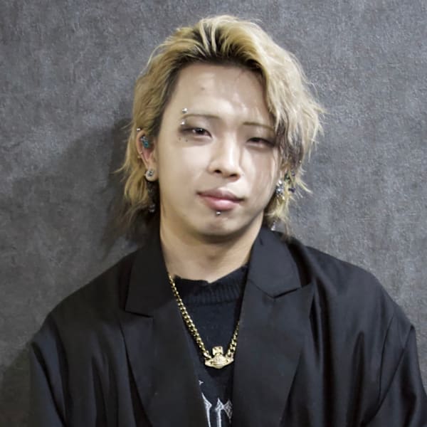 鶴田 文【心斎橋】|men's salon owl心斎橋【メンズパーマ特化メンズsalon】