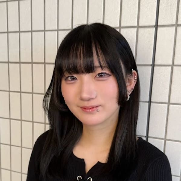 アイブロウサロン i'm 登戸店【眉毛専門店】【アイブロウサロン アイム ノボリトテン マユゲセンモンテン】のスタッフ紹介。ユイ 