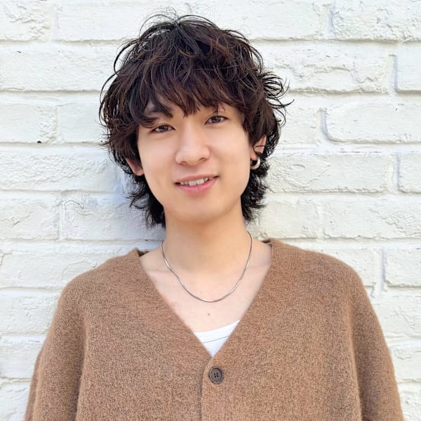 CANAAN hair salon 表参道店【カナン ヘアサロン オモテサンドウテン】のスタッフ紹介。森山 雄斗