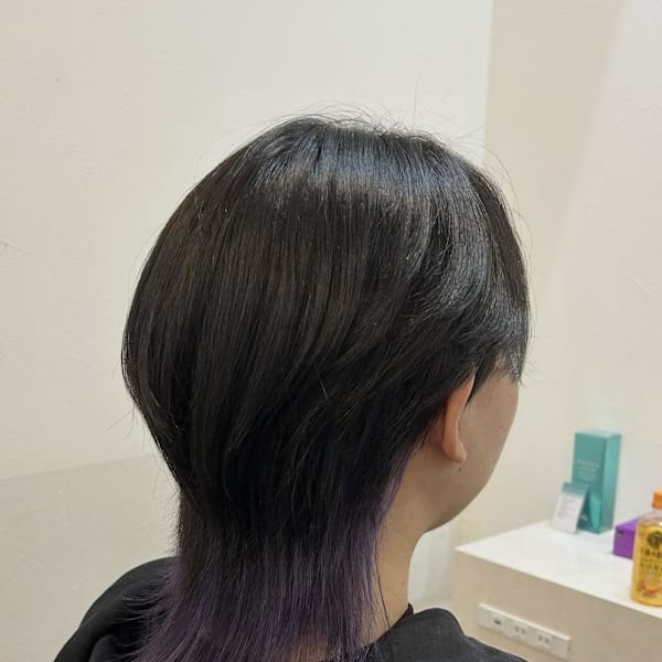 紫インナーカラーくびれウルフカット♪あゆむ