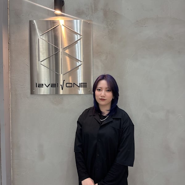 髪質改善 完全完結型個室サロン level √ ONE salon 豊洲 美容室【カンゼンカンケツガタコシツサロン レベルワントヨスビヨウシツ】のスタッフ紹介。小林　真悠