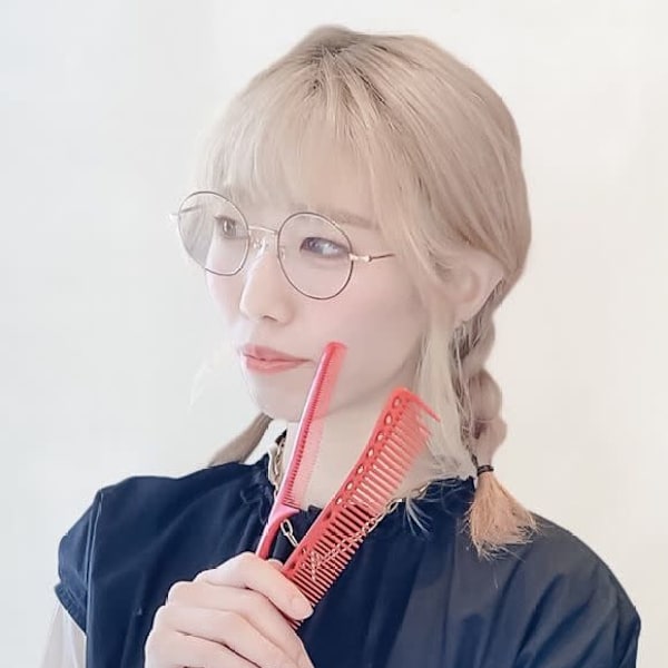 ユカリ |AUBE HAIR louis 伊丹店 【オーブ ヘアー ルイ】