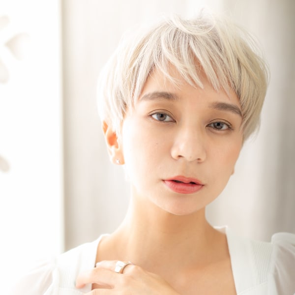 ハイトーンカラーホワイトシルバークールショート10代20代