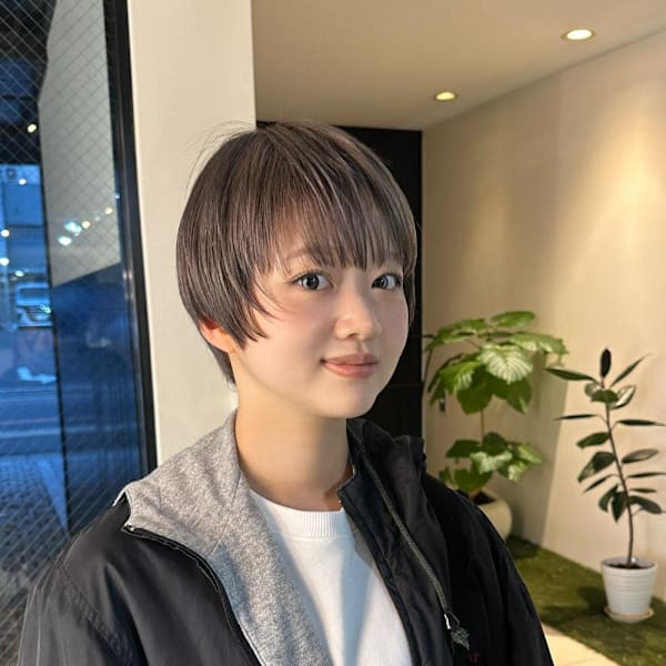 透明感ハイトーンの丸みあるショート|Creww KYOTO【クルー キョウト】