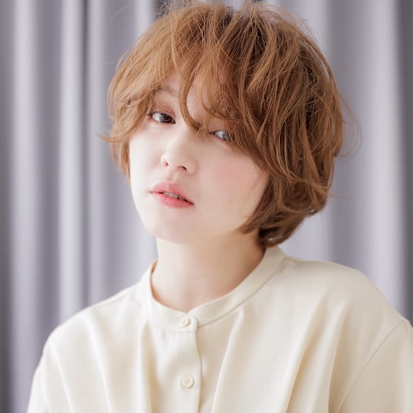 大人ガーリーフェザーショートマッシュパーマ10代20代