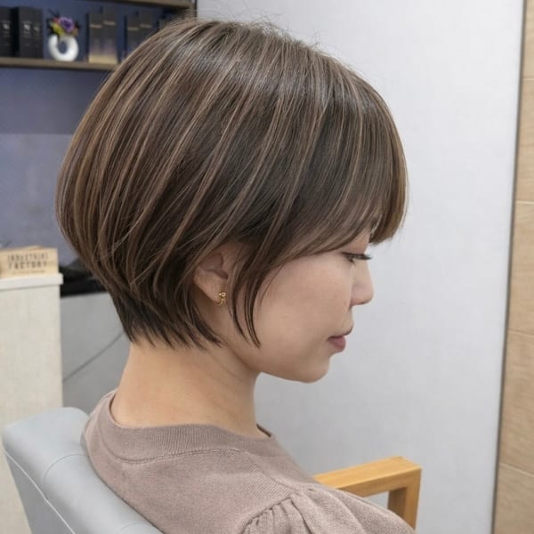 明るめ白髪ぼかしショート