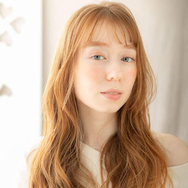 ミルクティーブロンドドライパーマフェミニンロング20代30代