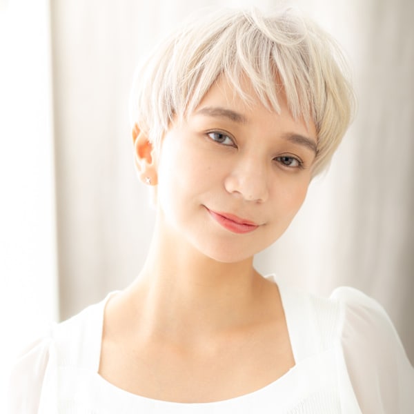 ハイトーンカラーホワイトシルバークールショート10代20代