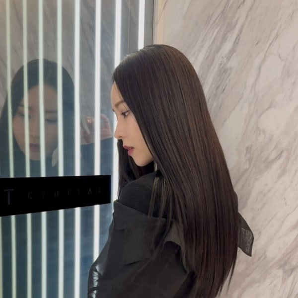 艶々ストレート/韓国風/レイヤースタイル