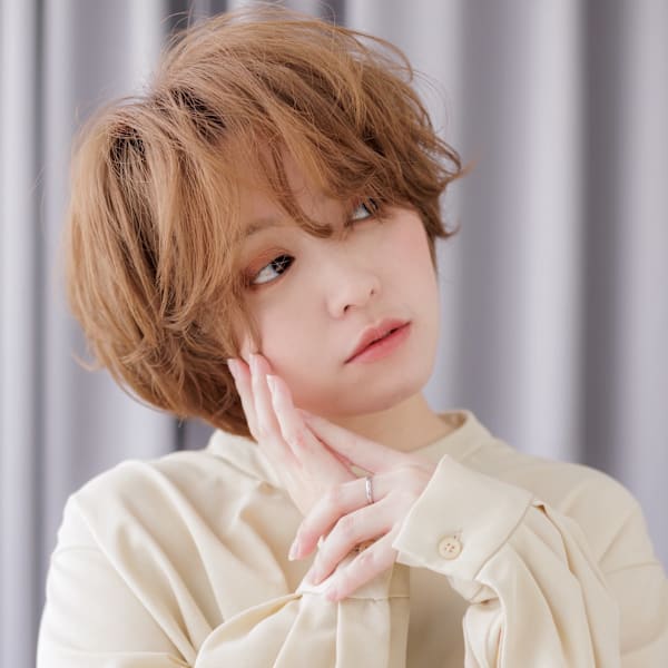 大人ガーリー小顔フェザーショートマッシュパーマ10代20代
