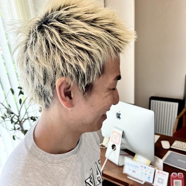 束感スパイキーショート×ハイトーンブリーチ