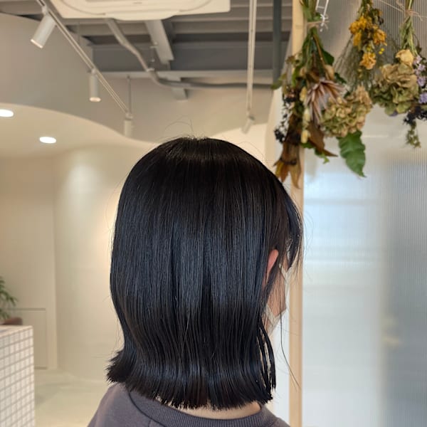 切りっぱなしボブ×艶トリートメント