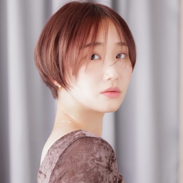 ピンクベージュ似合わせカット抜け感クールショート20代30代