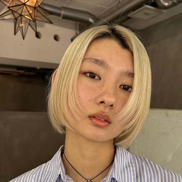 ハイトーンボブスタイル　ホワイト　ブロンド　ベージュ