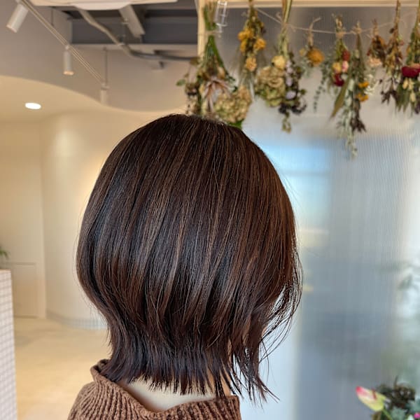レイヤーカット×ナチュラルブラウン