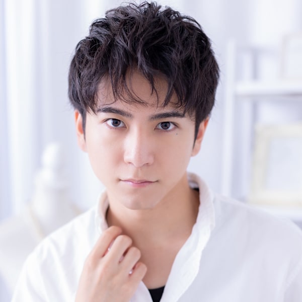 黒髪ルーズパーマ爽やかアクティブショート　ルーズショート