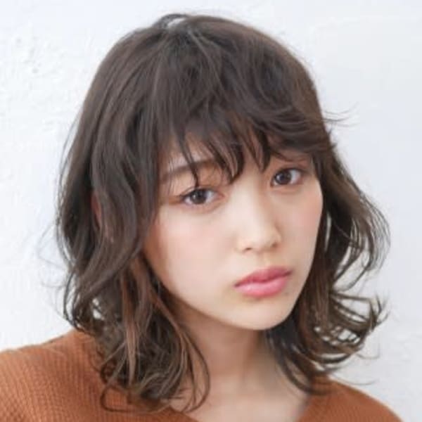 外ハネダブルバングのセミディ