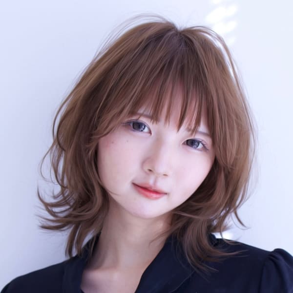 40代50代白髪ぼかし・大人可愛い若見えくびれミディレイヤー
