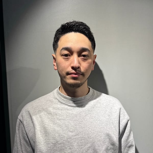 アップバングスキンフェード