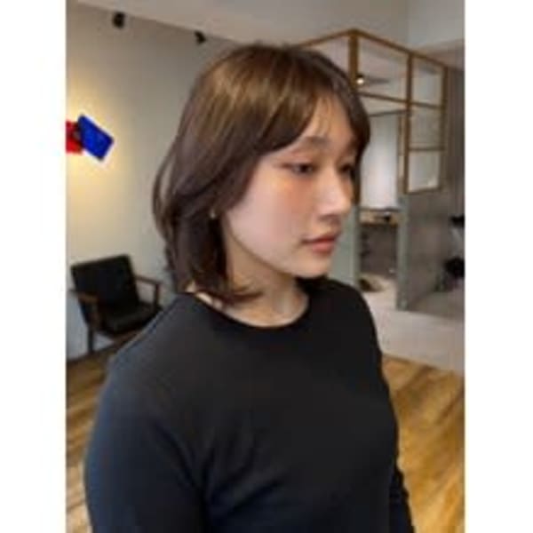透明感のあるベージュ◯吉永　晶美【20代30代40代】