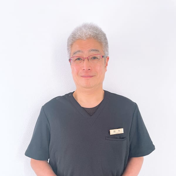 王整体院 大師前店【オウセイタイイン ダイシマエテン】のスタッフ紹介。スズキ コウスケ