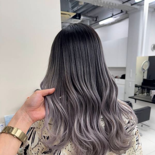 20代/30代/U24/ケアブリーチ/シルバーカラー