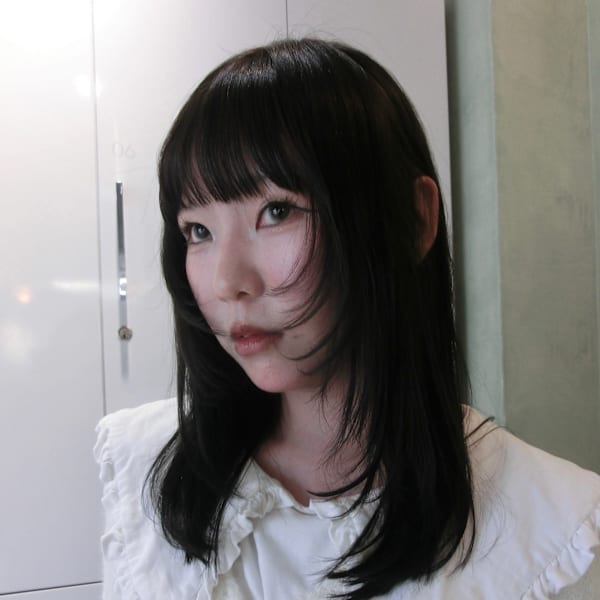 シースルーバング×顔周りレイヤーミディ
