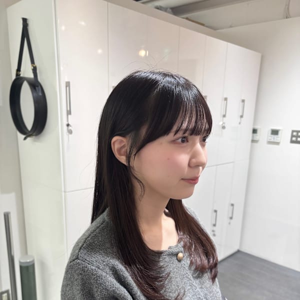 ナチュラルストレート×シースルーバングミディ
