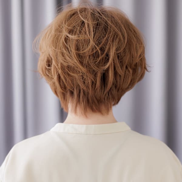 ミルクブラウン小顔フェザーショートマッシュパーマ10代20代