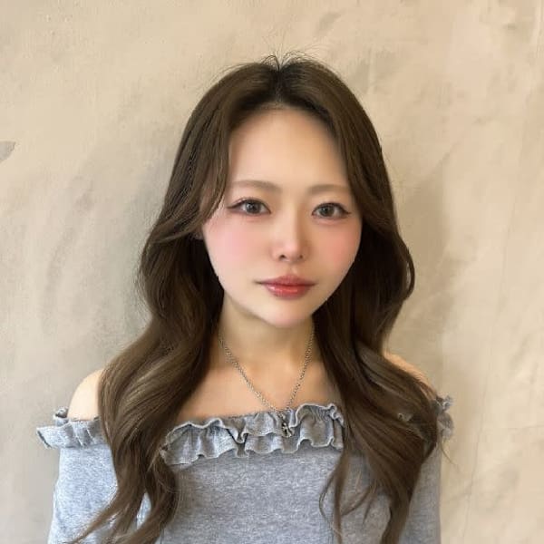 若尾 真依 7F|Zina 新宿 髪質改善&トリートメント&艶髪