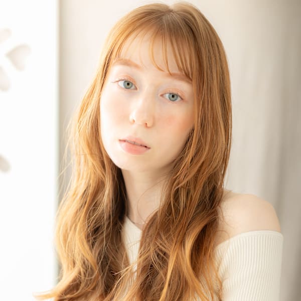 金髪ハイトーンカラーイメチェンフェミニンロング20代30代