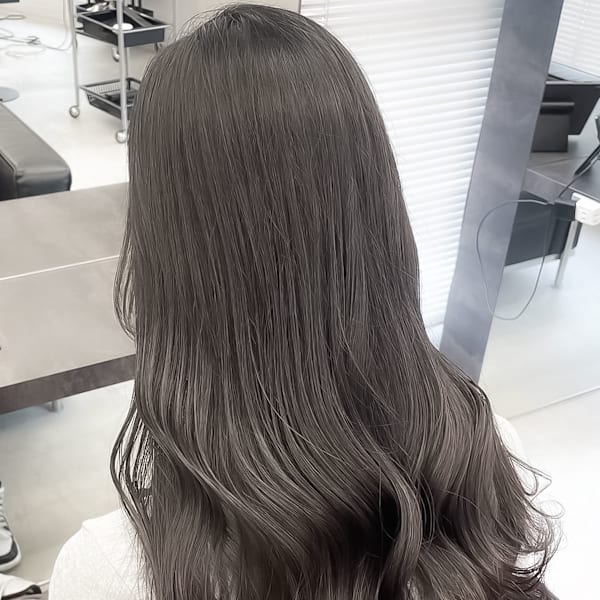 髪質改善カラーくびれ巻き髪ロングヘア透明グレージュ