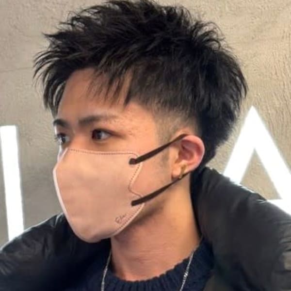 束感ショート ツーブロック アップバング 黒髪 ビジネス