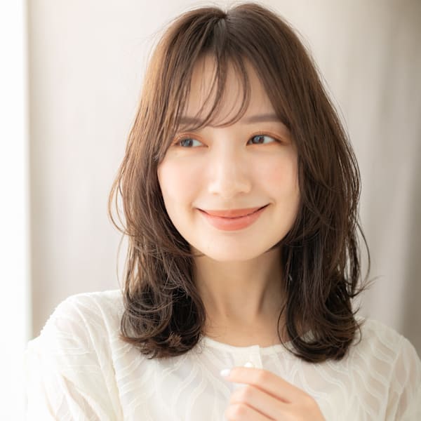 ダークブラウンセミロングレイヤー小顔ウルフカット30代40代