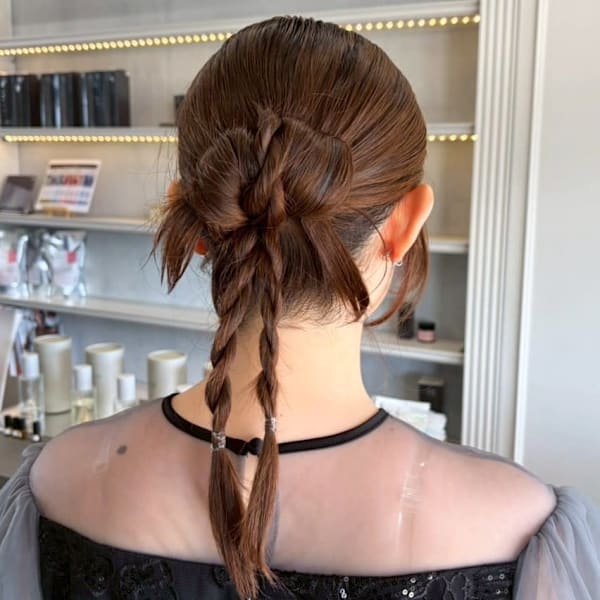 ヘアセット 結婚式 お呼ばれへア カチモリ 三つ編み アップ