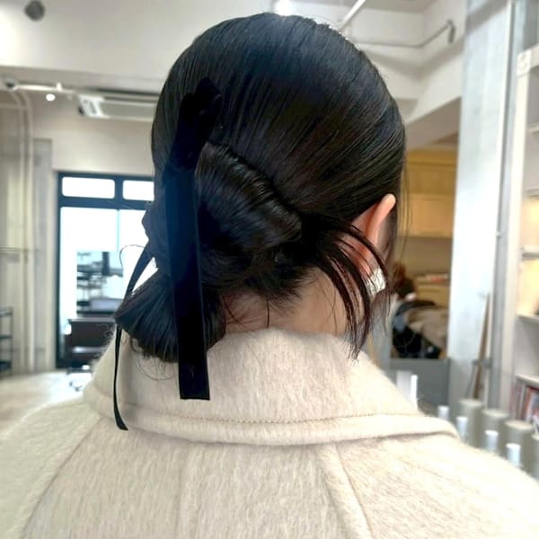 タイト シニヨン ヘアセット 韓国ヘア お呼ばれへア 結婚式