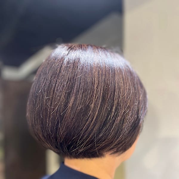 【丸み美シルエットのコンパクトボブ】