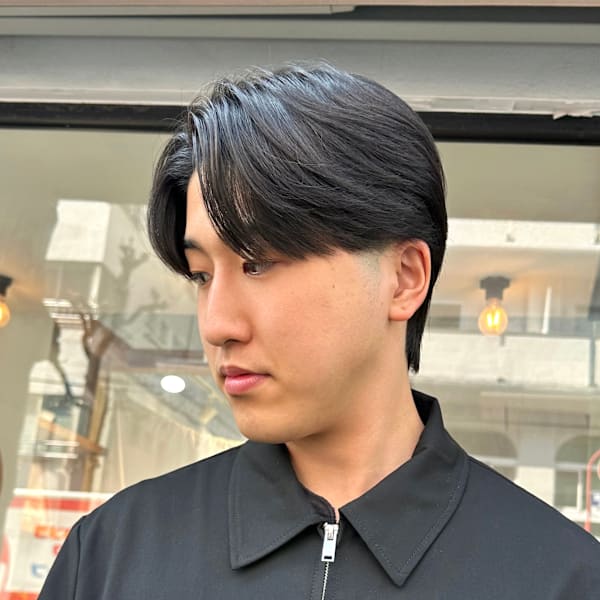 センターパートにメンズ縮毛矯正