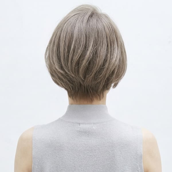 【大人上品】白髪を活かす艶オリーブベージュ×ふんわり美髪ボブ
