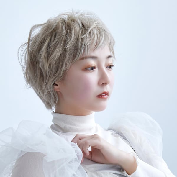 【La fith】無造作ショート×ハイトーンカラー