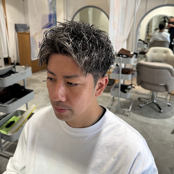 ホワイトハイライトショート