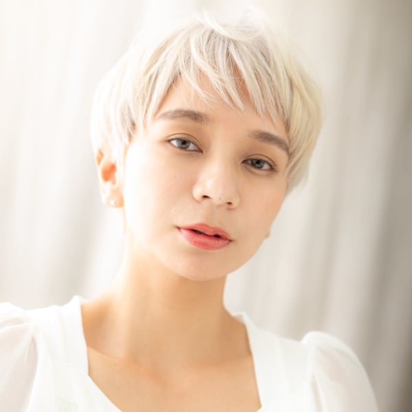 ハイトーンカラーホワイトシルバークールショート10代20代