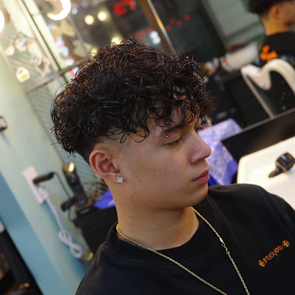 テーパーフェード×パーマスタイル|TIGHT SWAG BARBERWORKS