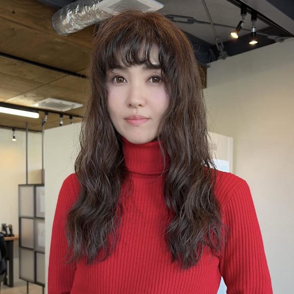 シルバーベージュ×抜け感ロングウェーブパーマ|I-FLAT 本店
