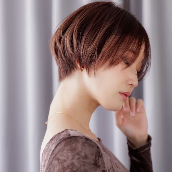透明感ピンクベージュ ブリーチなしクールショート20代30代