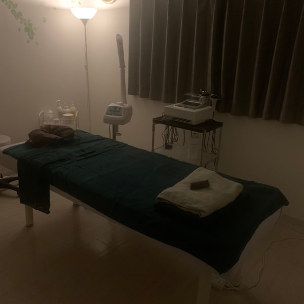 ～お肌と身体のケアサロン～Sumikaメンズ店【オハダトカラダノケアサロン スミカメンズテン】のスタッフ紹介。オカモトショウマ