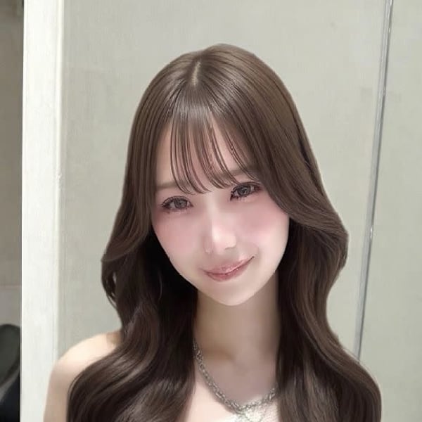 Lond Mirror【ロンド ミラー】のスタッフ紹介。shizuka ブラウン