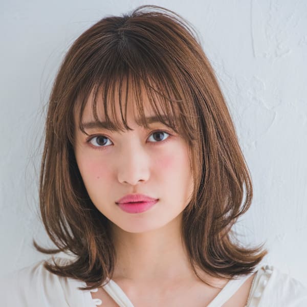 大人可愛い外ハネミディアム